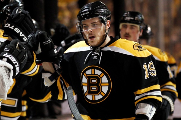 Nováček Tyler Seguin táhne Boston v sérii s Tampou Bay. Nováček Tyler Seguin táhne Boston v sérii s Tampou Bay.