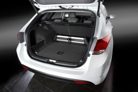 Zavazadlový prostor vozu Hyundai i40.