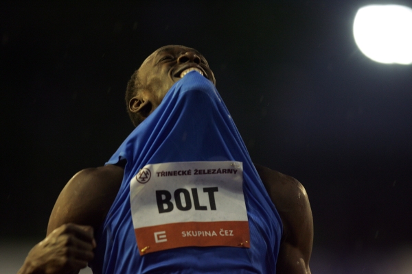 Usain Bolt je nejen skvělý sprinter, ale také showman. Usain Bolt je nejen skvělý sprinter, ale také showman.