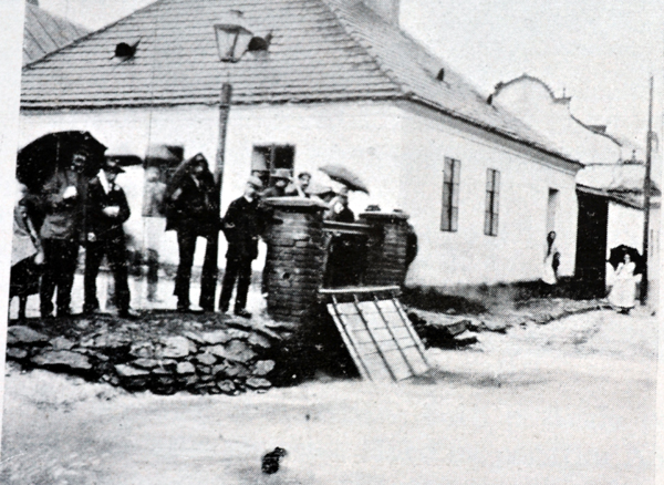 Unikátní snímek z povodní v Pelhřimově z května 1911. Snímek byl otištěn v časopise Český svět