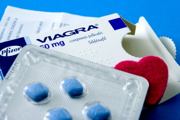 Viagra může mít vážné vedlejší účinky, tvrdí statistika.