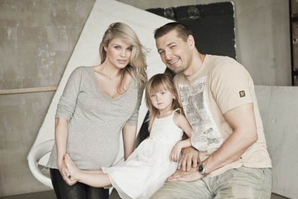 Romana Jákl Vítová s dcerou Sofií a manželem Petrem Jáklem.