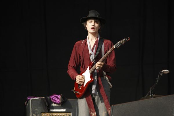 Rocker Pete Doherty vede bouřlivý život.