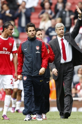 Arsenal Londýn je jako jediný z elitních klubů v Anglii v plusu.