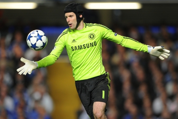 Petr Čech je mezi zahraničními hráči v Chelsea rekordmanem. Petr Čech je mezi zahraničními hráči v Chelsea rekordmanem.