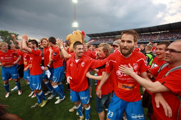 Fotbalisté Plzně při oslavách mistrovského titulu.