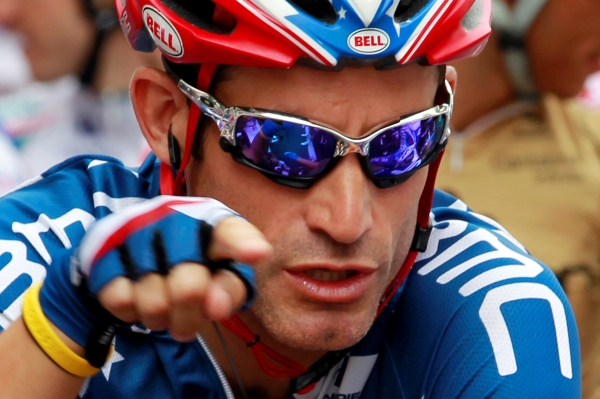 Mezinárodní cyklistická unie (UCI) prý pomáhala zakrývat doping sedminásobného vítěze Tour de France Lance Armstronga. Mezinárodní cyklistická unie (UCI) prý pomáhala zakrývat doping sedminásobného vítěze Tour de France Lance Armstronga.