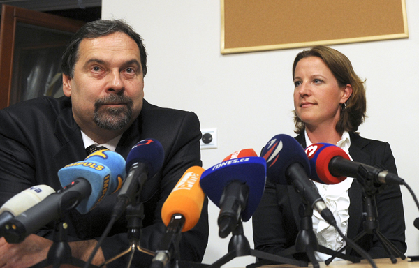 Staronový šéf VV Radek John a místopředsedkyně Karolína Peake.