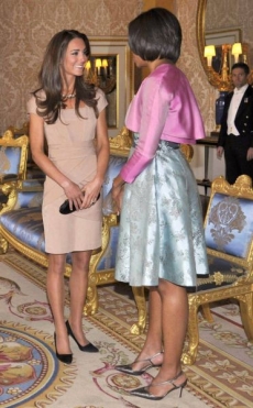 Kate v jednoduchém a slušivém modelu.