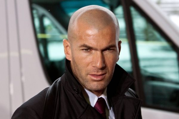 Legenda Realu Madrid Zinedine Zidane. Legenda Realu Madrid Zinedine Zidane.