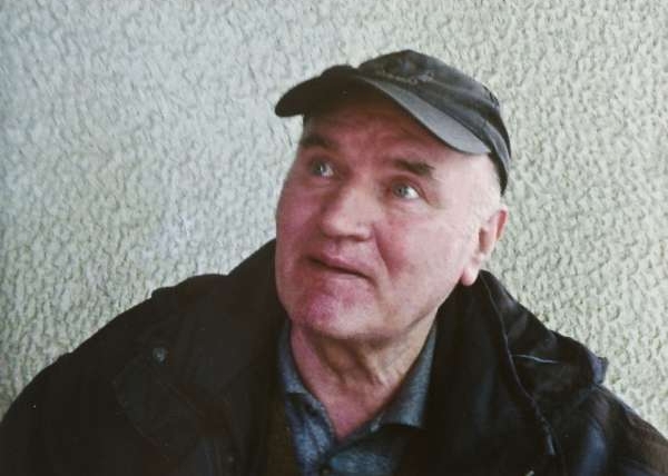 Mladić, jak se změnil od bosenské války. 