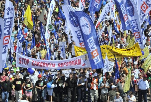 Protest proti reformám přivedl před týdnem do ulic Prahy na 40 tisíc lidí.
