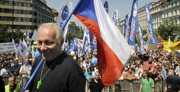 Všechno je připraveno, včetně blokád, řekl šéf Asociace samostatných odborů Bohumír Dufek. Všechno je připraveno, včetně blokád, řekl šéf Asociace samostatných odborů Bohumír Dufek.