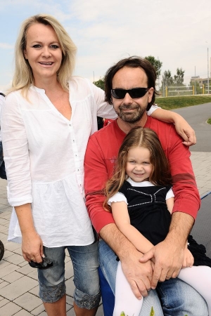 Lenka Hornová s partnerem Liborem Kodadem a dcerou Laurou.