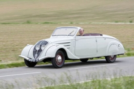 Peugeot Eclipse, první vůz s pevnou skládací střechou.