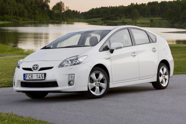 Toyota Prius musí do servisu... Toyota Prius musí do servisu...