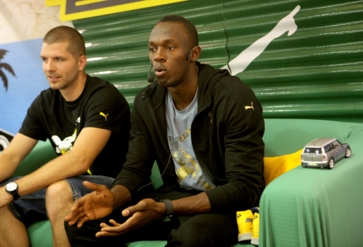 Usain Bolt si na akci i zazpíval. Usain Bolt si na akci i zazpíval.