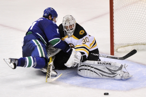 Přetlačovanou v úvodním finále Stanley Cupu zvládl lépe Vancouver. Přetlačovanou v úvodním finále Stanley Cupu zvládl lépe Vancouver.
