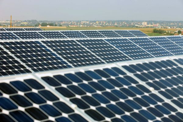 Investoři z odvětví solární energetiky se v tomto týdnu obrátili na ministerstvo financí kvůli náhradě škod (ilustrační foto).
