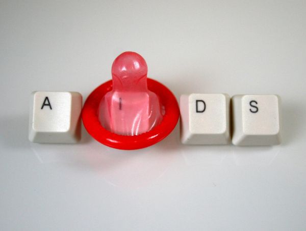 Nemoc AIDS si vezme každým rokem tisíce životů.