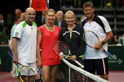 Zleva Andre Agassi, Steffi Grafová, Jana Novotná a Jiří Novák.