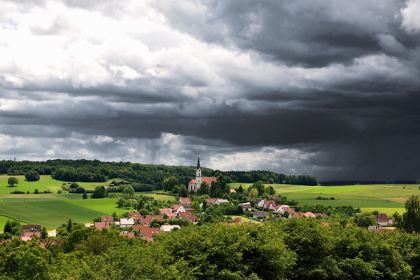 Do Česka přijdou silné bouřky.