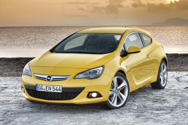 Milovníky sportovní jízdy Astra GTC určitě zaujme.