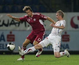 Tomáš Hübschmann (vpravo), opora Doněcku.