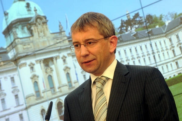 Ministr Drábek ve sněmovně s reformou zatím uspěl. Ministr Drábek ve sněmovně s reformou zatím uspěl.