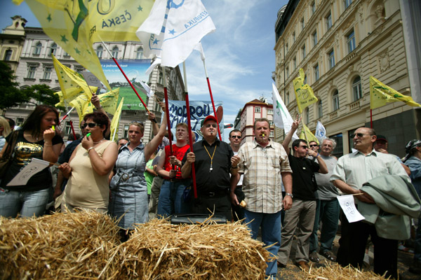 Blokáda v centru Prahy v roce 2008. V pondělí bude možná zase.