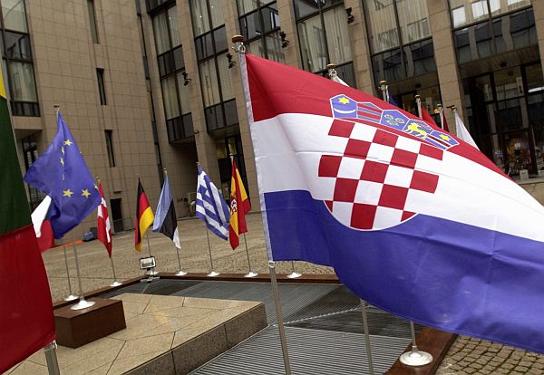Chorvatská vlajka by mohla v Bruselu vlát od července 2013.