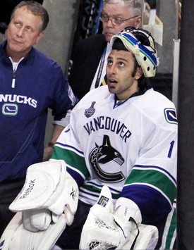 Roberto Luongo čtvrtý zápas vůbec nedochytal.