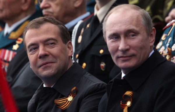 Ruský prezident Dmitrij Medveděv a premiér Vladimir Putin.
