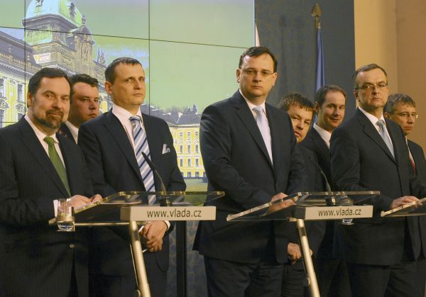 Lidé jsou koaliční vládou znechuceni.