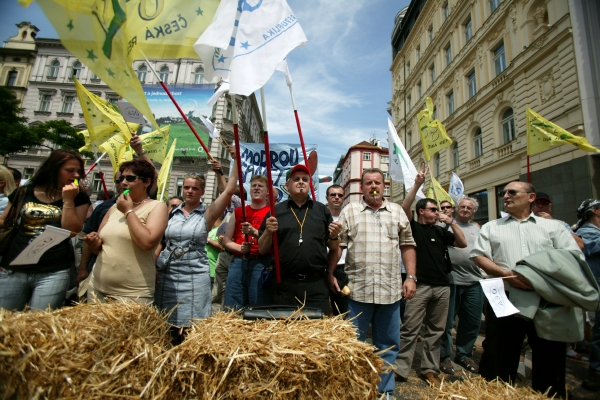 Stávka odborů v Praze (ilustrační foto). Stávka odborů v Praze (ilustrační foto).