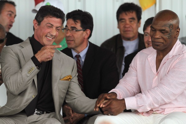 Sylvester Stallone a Mike Tyson při uvádění do boxerské Síně slávy.