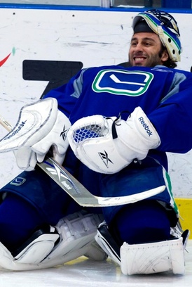 Roberto Luongo je ve Vancouveru úplně jiný chlapík.