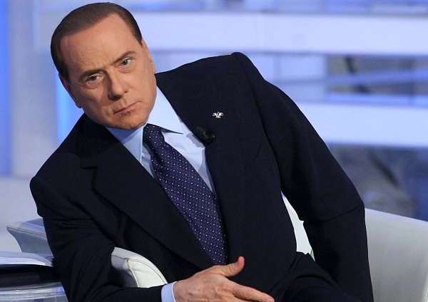 S italským premiérem se to opět silně zakývalo. S italským premiérem se to opět silně zakývalo.