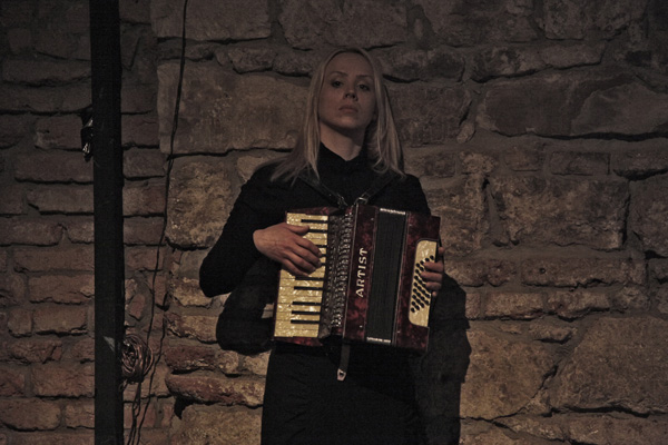 Petra Hřebíčková, držitelka ceny Thalie, v nové inscenaci Švandova divadla.