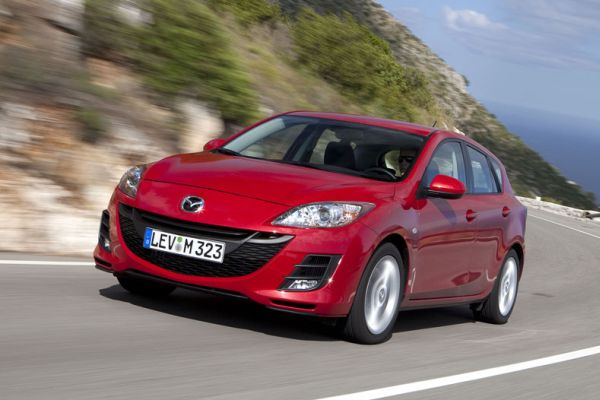 Mazda3 musí na kontrolu do servisu.