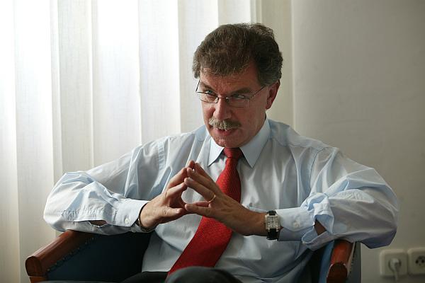Hlavní hygienik Michael Vít.