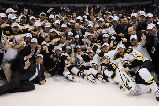 Boston se konečně dočkal Stanley Cupu. Boston se konečně dočkal Stanley Cupu.