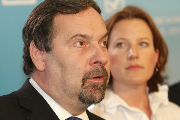 Radek John se o víkendu sejde s odborářským bossem Jaroslavem Zavadilem. Radek John se o víkendu sejde s odborářským bossem Jaroslavem Zavadilem.