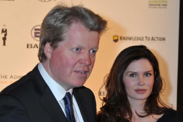 Charles Spencer a Karen Gordonová.