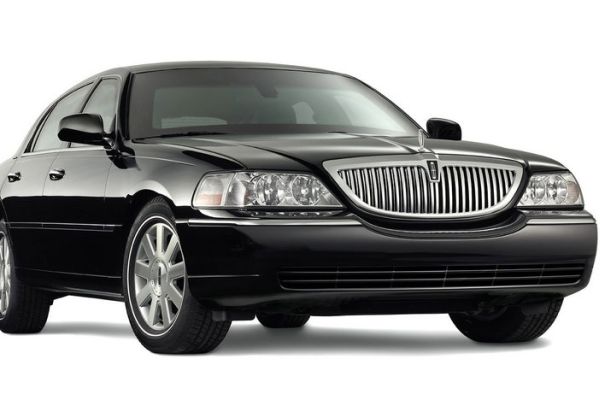 Prodej luxusního modelu Lincoln v USA klesá.