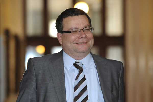 Nad Vondrou se stahují mračna, důvodů k úsměvu mu ubývá. Nad Vondrou se stahují mračna, důvodů k úsměvu mu ubývá.