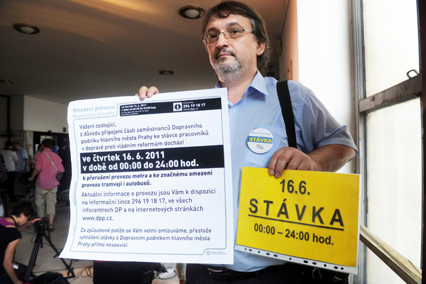 Luboš Olejár není jenom prezidentem Svazu pacientů, ale zároveň pracuje v pražském dopravním podniku, kde je odborářem. 