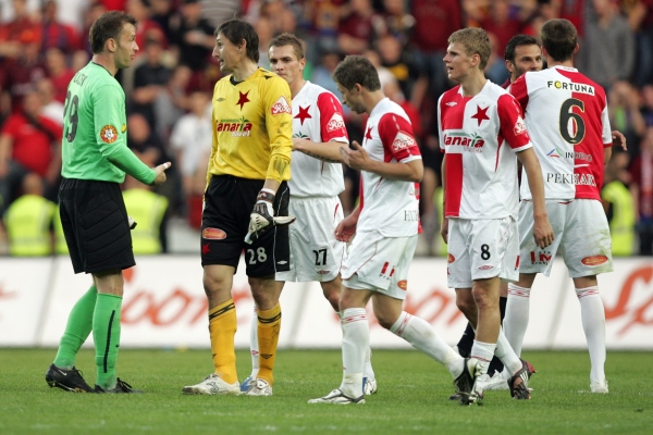Fotbalisté Slavie - ilustr. foto.