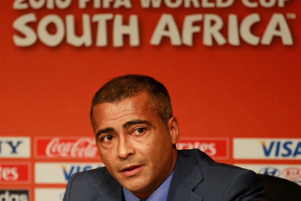 Fotbalová legenda Romário je vůči šampionátu v Brazílii skeptický.