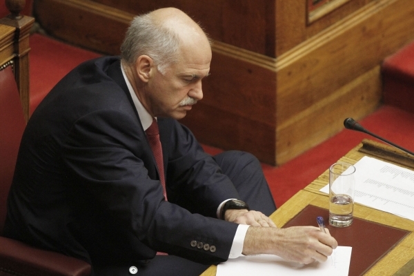 Řecký premiér Jorgos Papandreu. Řecký premiér Jorgos Papandreu.